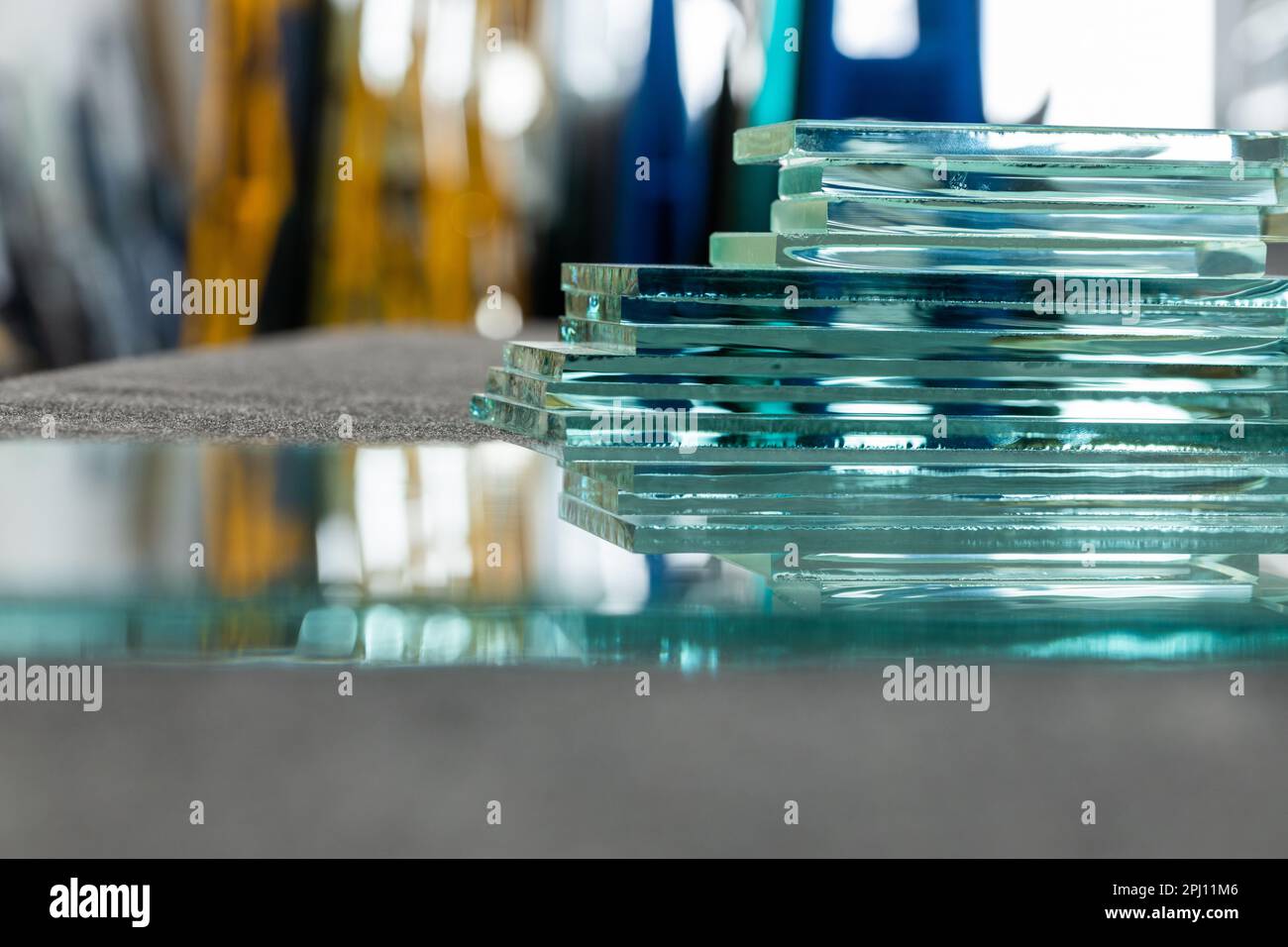 Uno strumento per il taglio di vetro e pezzi di vetro, laboratorio vetro Foto Stock