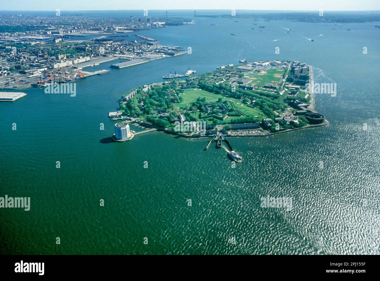 1994 STORICA GOVERNORS ISLAND NEW YORK HARBOR NEW YORK CITY USA Foto Stock
