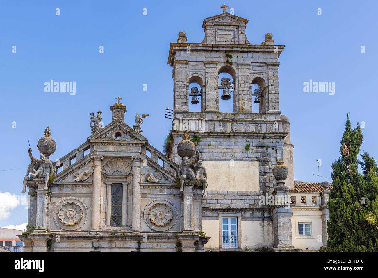 Europa, Portogallo, Evora. Il campanile della Chiesa della Grazia a Evora. Foto Stock