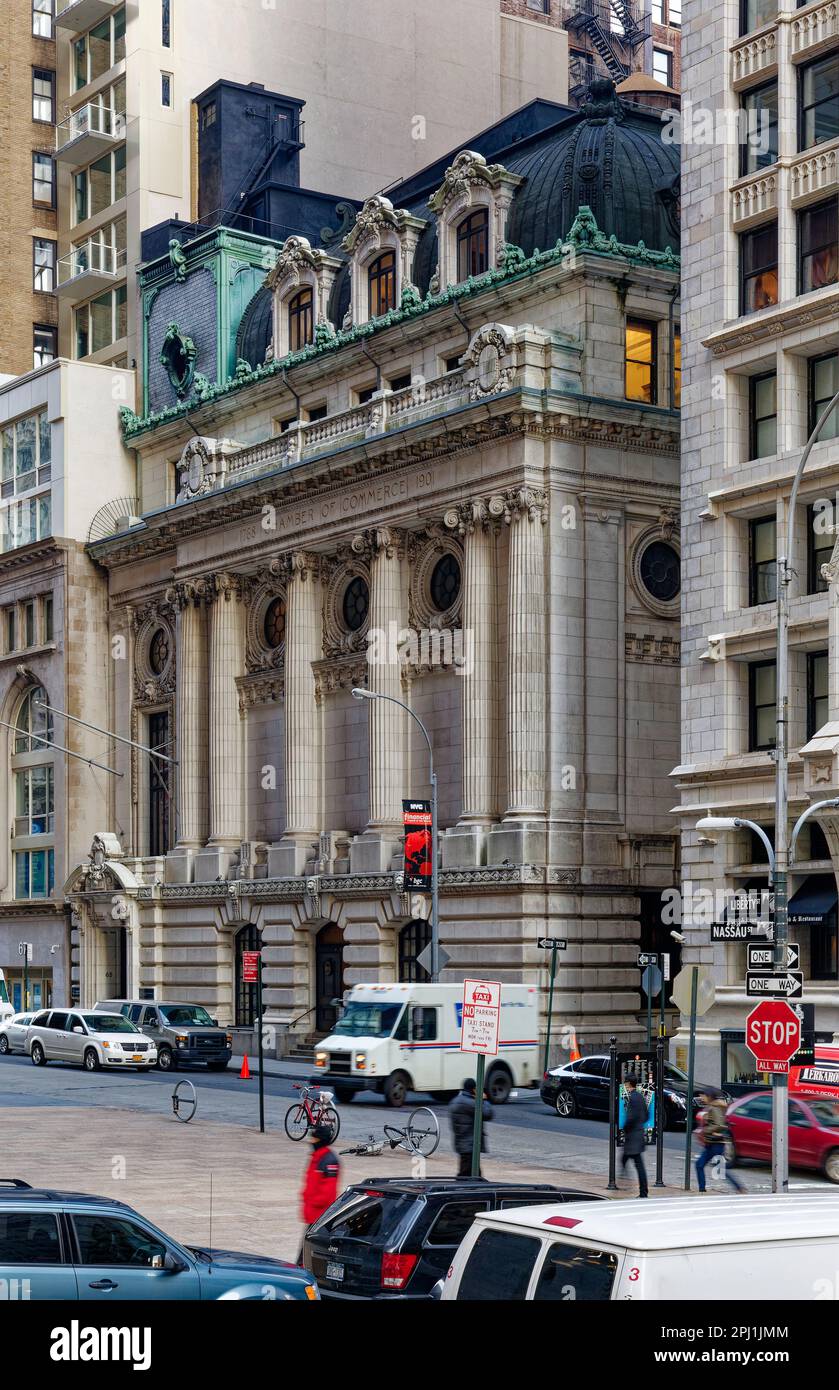 L'edificio della Camera di Commercio su Liberty Street e' distintivo per il suo colonnato in marmo, i dettagli delle Belle Arti e il tetto di Mansard. Foto Stock