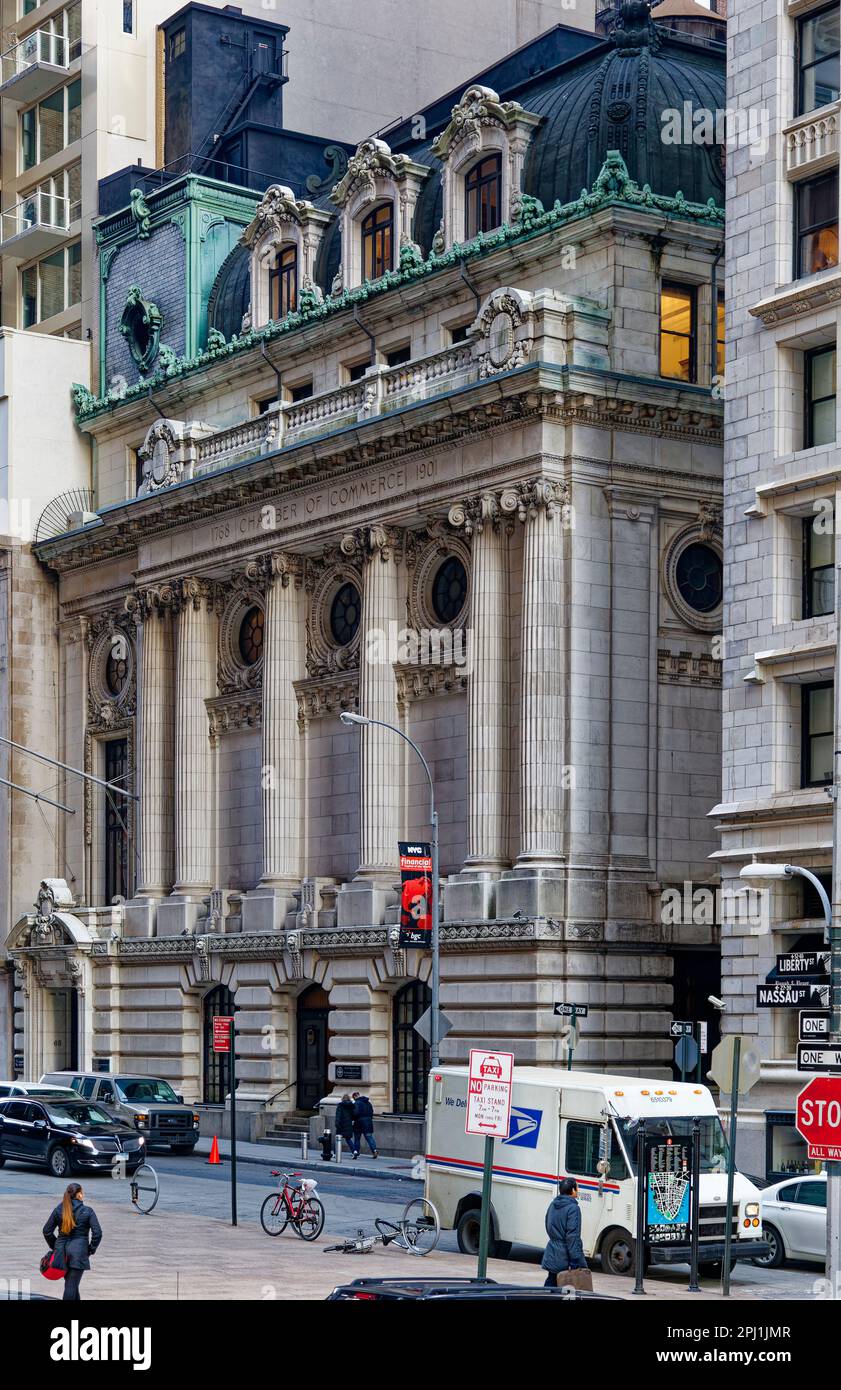 L'edificio della Camera di Commercio su Liberty Street e' distintivo per il suo colonnato in marmo, i dettagli delle Belle Arti e il tetto di Mansard. Foto Stock