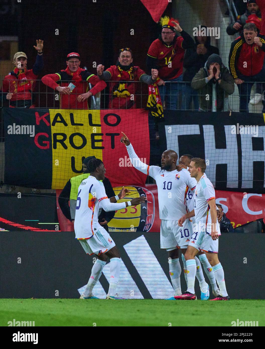 Romelu Lukaku, Belgio Nr.10 punteggi, spara goal , Tor, Treffer, Torschuss, 0-2 contro Marc-Andre ter STEGEN, DFB 1 nella partita amichevole GERMANIA - BELGIO 2-3 preparazione per i Campionati europei 2024 in Germania, Stagione 2022/2023, il 28 marzo 2023 a Colonia, Köln, Germania. © Peter Schatz / Alamy Live News Foto Stock
