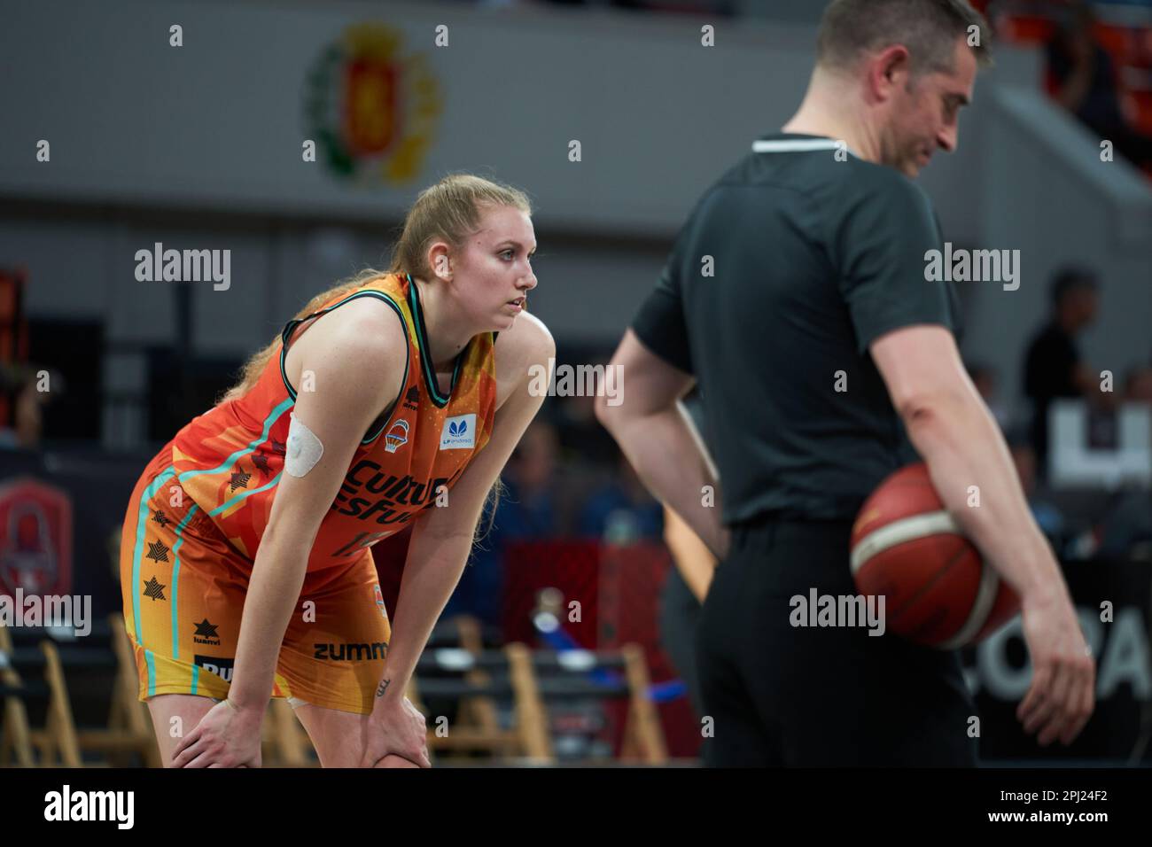Lauren Cox di Valencia Basket in azione durante le Quarterfinali della Coppa della Regina il 30 marzo 2023 al Padiglione Principe Felipe (Saragozza, Quarterf Foto Stock