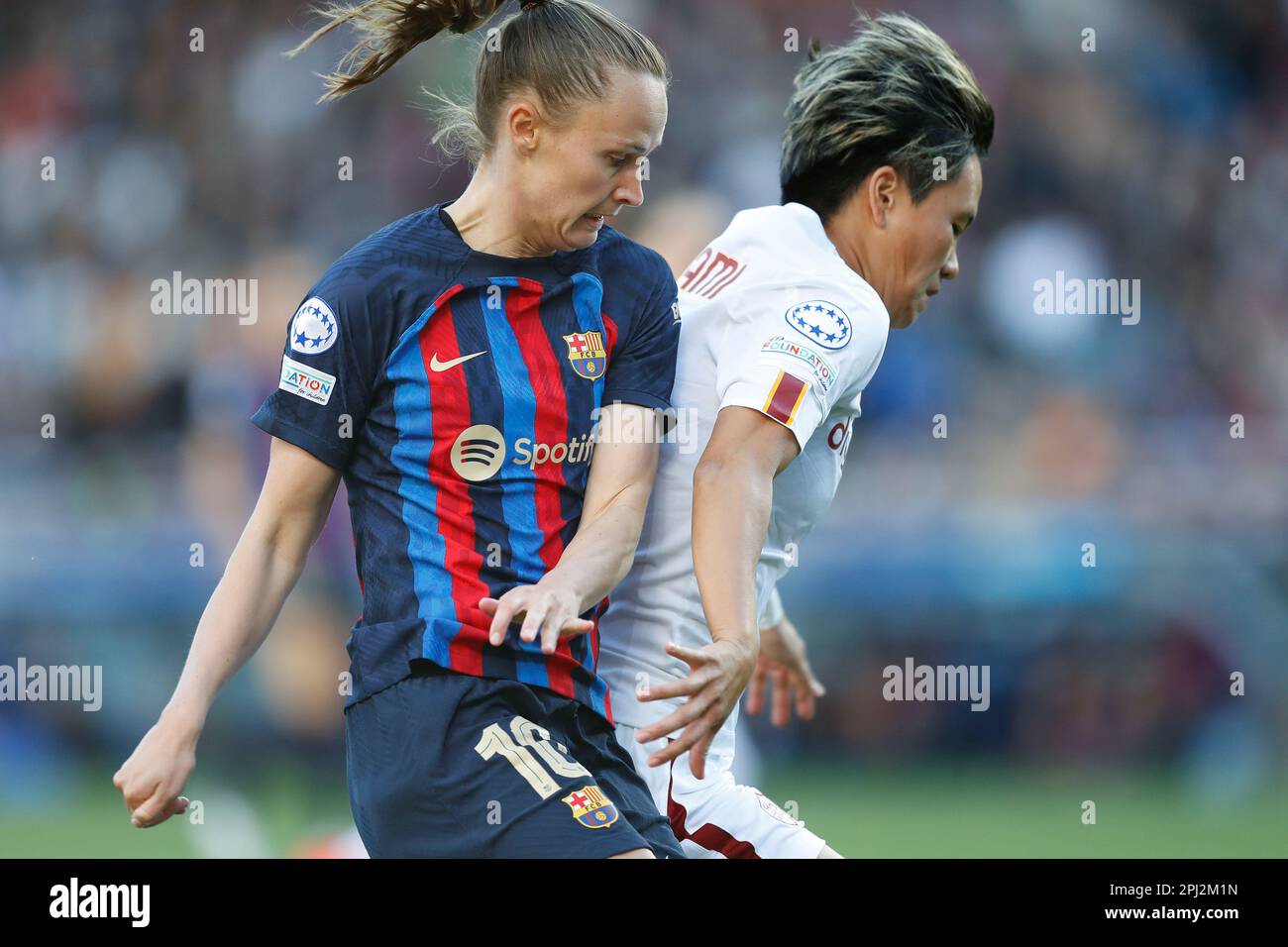 Barcellona, Spagna. Credit: D. 29th Mar, 2023. Caroline Graham Hansen (Barcellona), Moeka Minami (Roma) Calcio : UEFA Women's Champions League Quarter-finals 2nd tappa tra FC Barcelona 5-1 COME Roma al Camp Nou di Barcellona, Spagna. Credit: D .Nakashima/AFLO/Alamy Live News Foto Stock