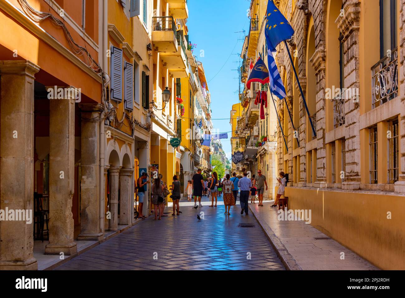 Kerkyra, Grecia, 11 settembre 2022: Edifici storici nel centro di Kerkyra, Corfù, Grecia. Foto Stock