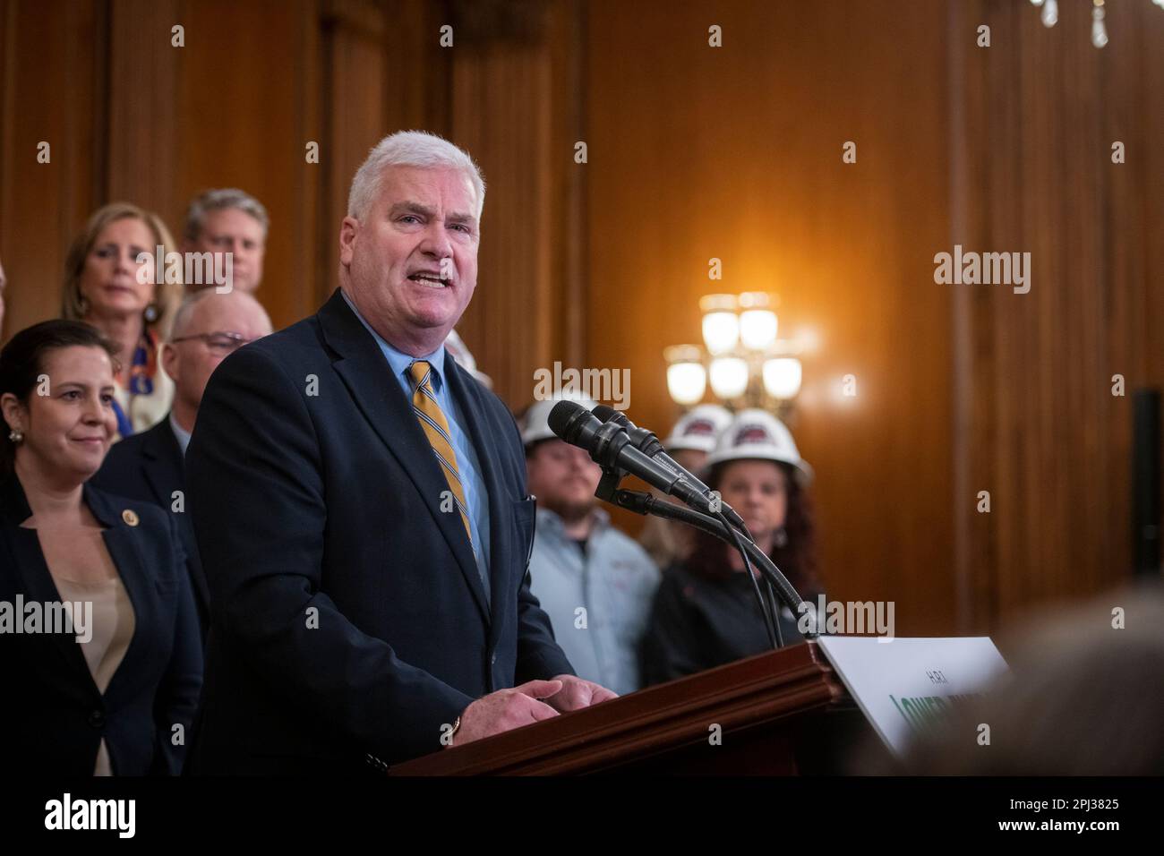 House maggioranza Whip Rappresentante degli Stati Uniti Tom Emmer (Repubblicano del Minnesota) offre osservazioni durante la conferenza stampa post passaggio di H.R. 1, Lower Energy Costs Act, al Campidoglio degli Stati Uniti a Washington, DC, Giovedì, 30 Marzo 2023. Credito: Rod Lamkey/CNP /MediaPunch Foto Stock
