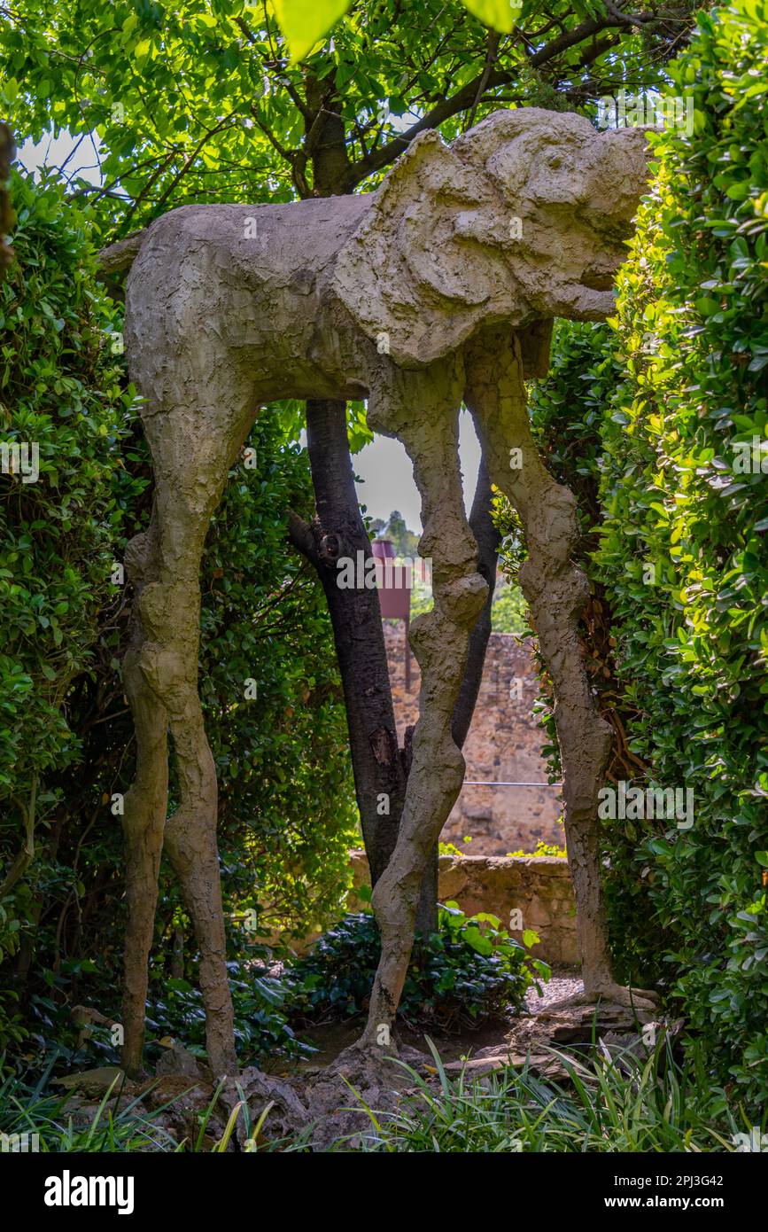 Pubol, Spagna, 26 maggio 2022: Statue di elefanti al Castell Gala Dali de Pubol. Foto Stock