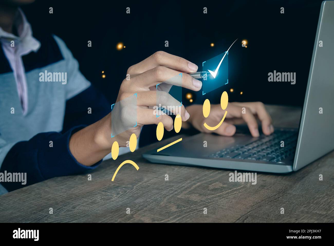 Business Service Satisfaction Concept Touch Screen Happy Smile Icon Rating 5 stelle per la soddisfazione del servizio Foto Stock