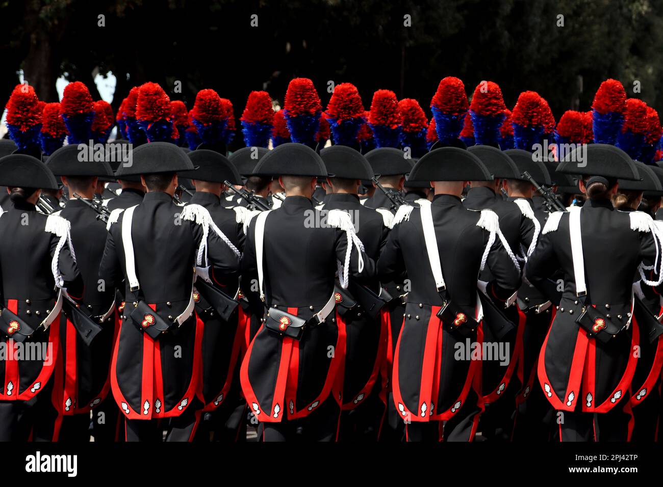 Giuramento solenne degli studenti in uniforme della scuola carabinieri di Taranto, Puglia, Italia Foto Stock