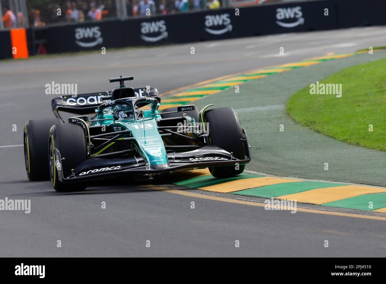 Melbourne, Australia, 31 marzo 2023. Lance passeggio (18) alla guida dell'Aston Martin Aramco Cognizant F1 Team durante le prove di Formula 1 al Gran Premio d'Australia di Formula uno del 31 marzo 2023, al circuito Grand Prix di Melbourne ad Albert Park, Australia. Credit: Dave Hewison/Speed Media/Alamy Live News Foto Stock