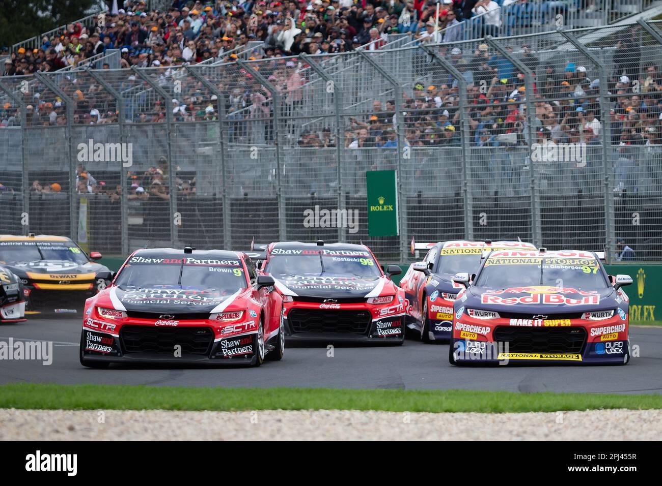 Melbourne, Australia, 31 marzo 2023. Will Brown (9) alla guida di Erebus Motorsport (L), Brodie Kostecki (99) alla guida di Erebus Motorsport (C) e Shane van Gisbergen (97) alla guida della Triple Eight Race Engineering durante la gara 2 di Supercars al Gran Premio d'Australia di Formula uno del 31 marzo 2023, Al circuito Grand Prix di Melbourne ad Albert Park, Australia. Credit: Dave Hewison/Speed Media/Alamy Live News Foto Stock