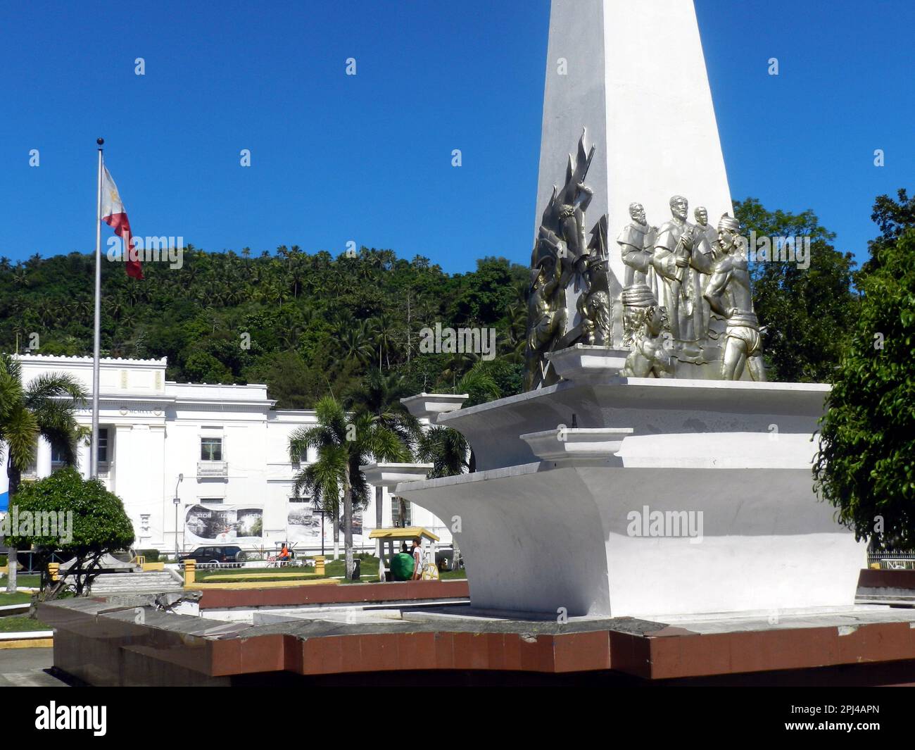 Filippine, Samar Island, Catbalogan: L'obelista commemora. 1) arrivo dei missionari gesuiti 1596, 2) rivolta di Augustin Sumoroy, 164 Foto Stock Filippine, Samar Island, Catbalogan: L'obelista commemora. 1) arrivo dei missionari gesuiti 1596, 2) rivolta di Augustin Sumoroy, 164 Foto Stock