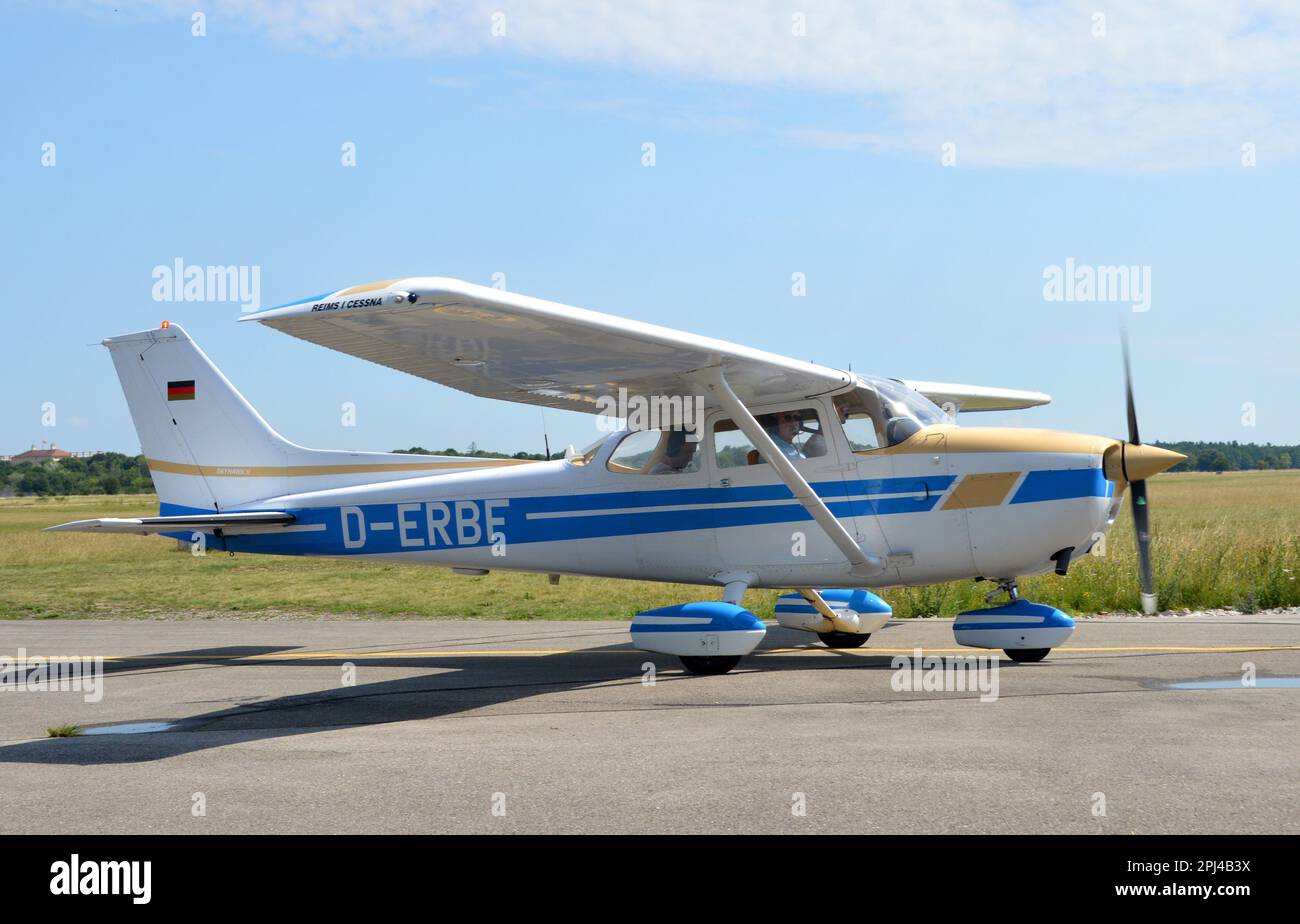 Germania, alta Baviera, Schleissheim - Fly-in (Flugtag) 8-9th Luglio 2017 D-ERBF (c/n 1904) Cessna F.172N. Foto Stock