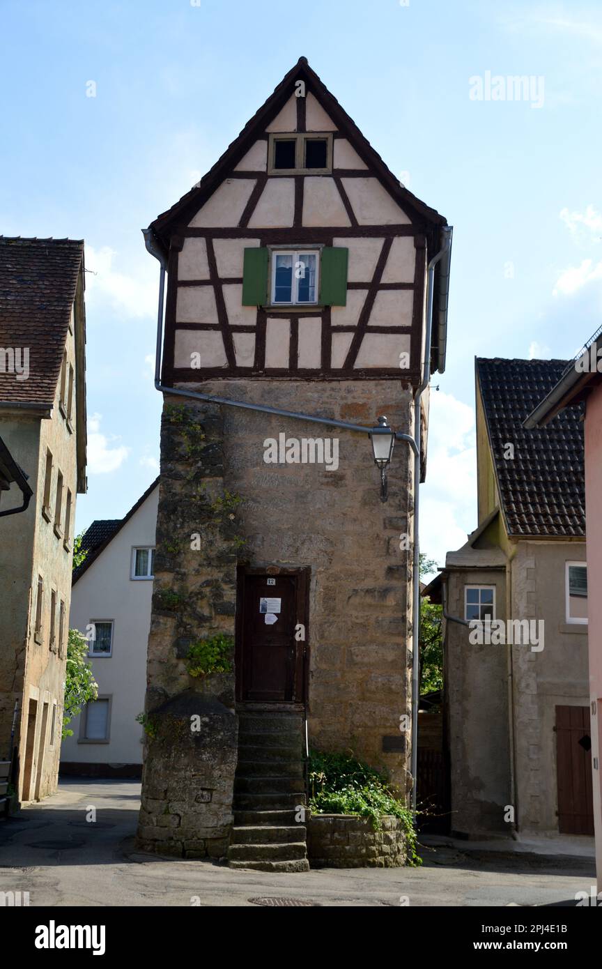 Germania, Baden-Württemberg, Creglingen: Lindleinturm (torre) le due stanze riscaldate sono state usate come abitazione domestica fino al 1993 ma ora è stata tur Foto Stock