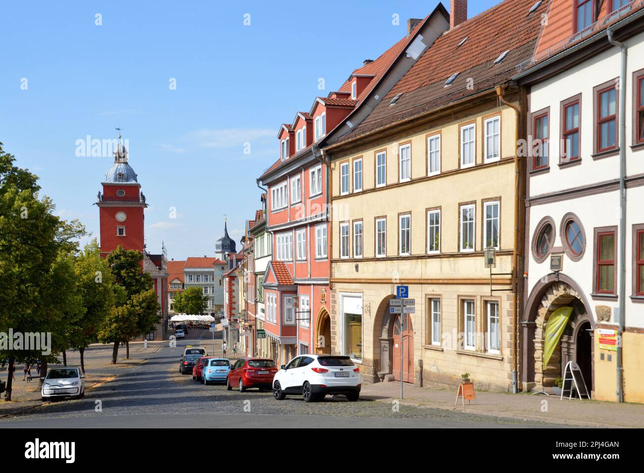 Germania, Turingia, Gotha: Vista della piazza del mercato (Hauptmarkt) e la torre del Municipio (Rathaus) dalla terrazza di Palace Hill. Foto Stock