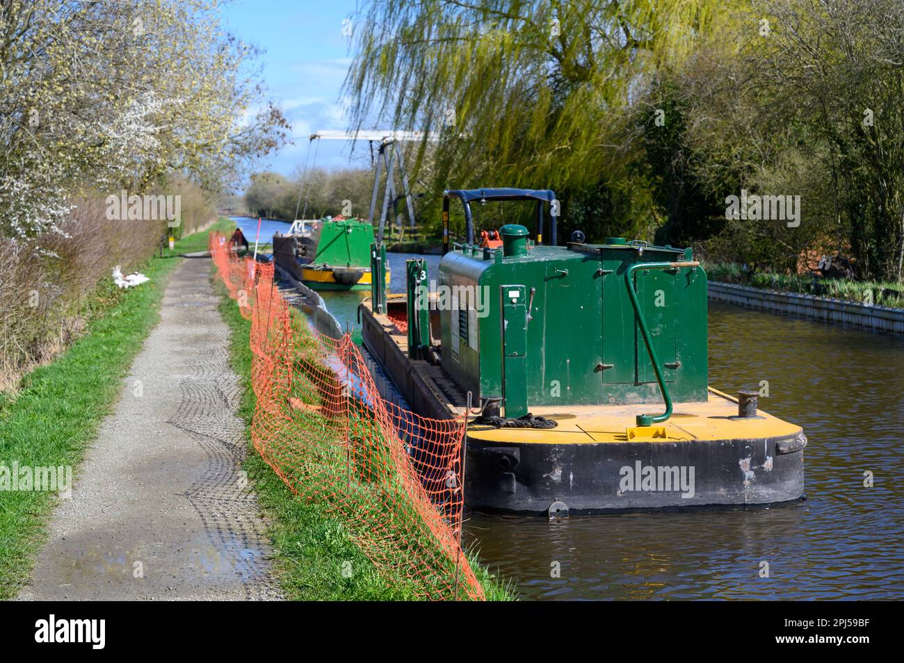 Riparazioni in corso sul canale di Llangollen nello Shropshire. Foto Stock