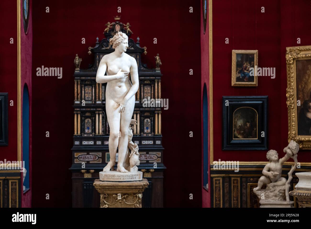 Tribuna, sala ottagonale degli Uffizi che ospita opere d'arte della collezione medicea, tra cui la Venere medicea, gli Uffizi, Firenze Foto Stock