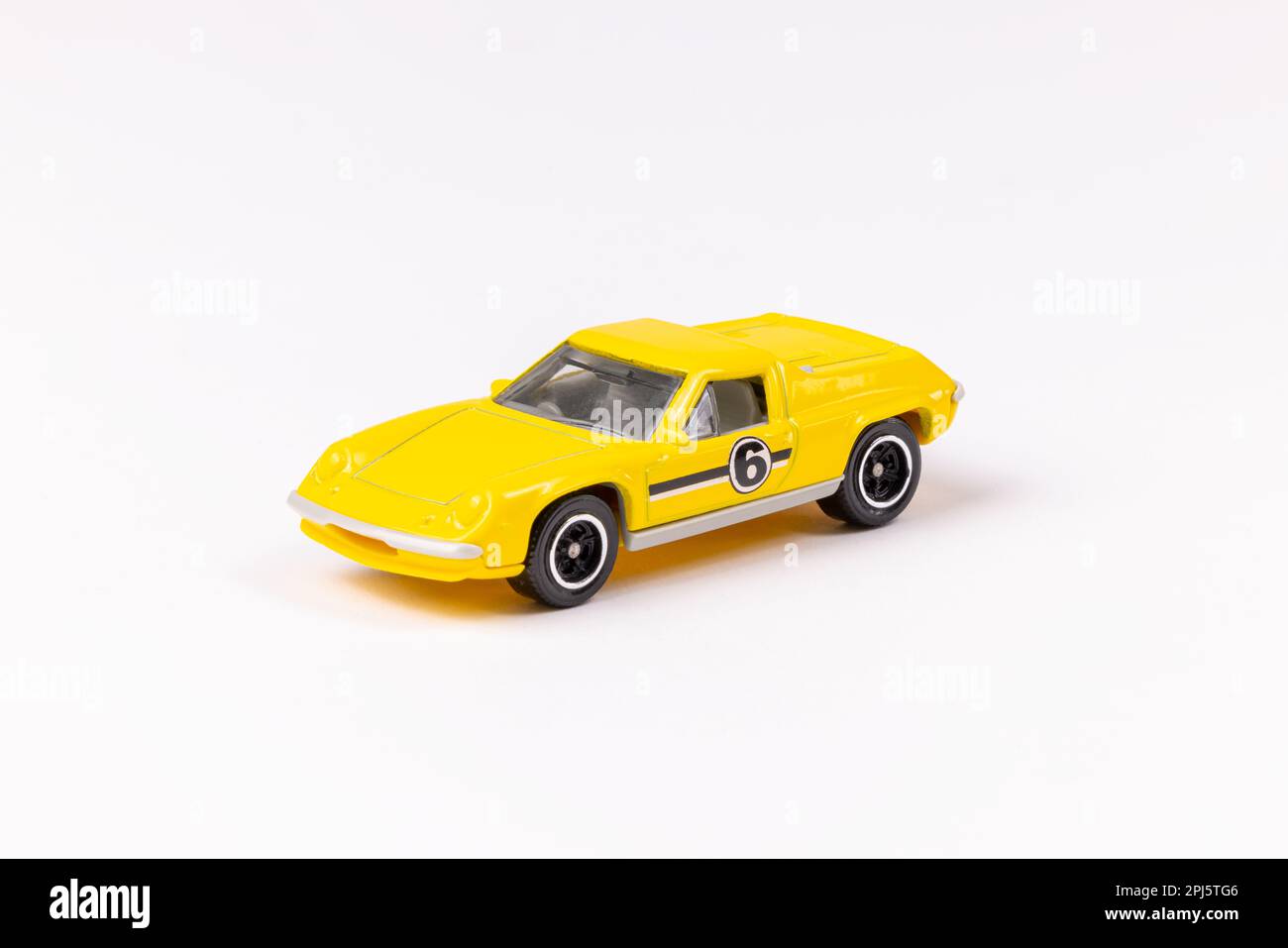 Primo piano di un Matchbox 1972 Lotus Europa Special LOTUS isolato su sfondo bianco Foto Stock