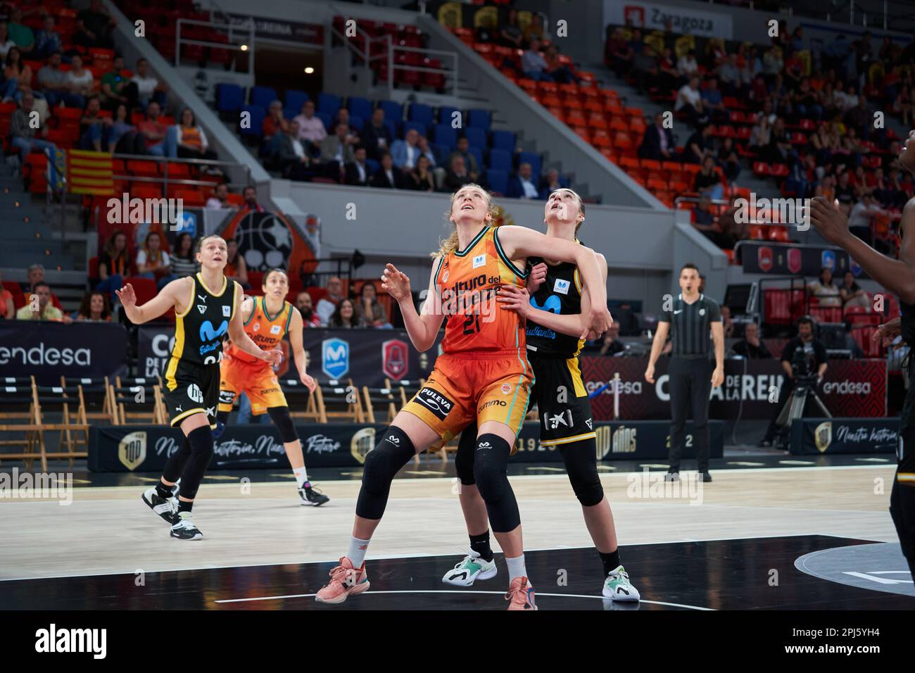 Marie Gulich di Valencia Basket in azione durante le Quarterfinali della Coppa della Regina tra Valencia Basket e Movistar Estudiantes al Padiglione Principe Felipe. Punteggio finale; Valencia Basket 69:56 Movistar Estudiantes. (Foto di Vicente Vidal Fernandez / SOPA Images/Sipa USA) Foto Stock