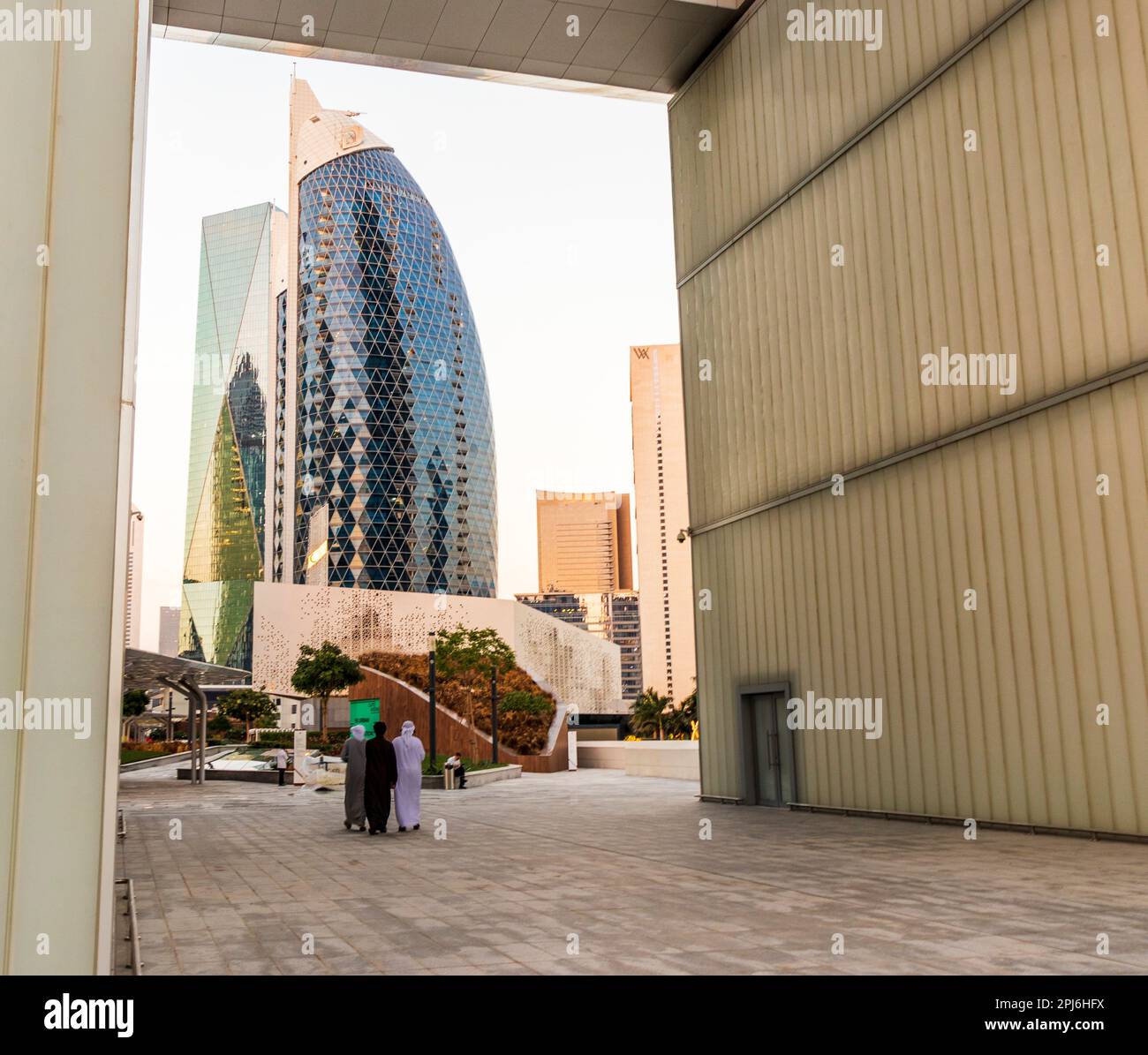 Dubai, Emirati Arabi Uniti - 01.21.2023 - immagine di un edificio del centro Foto Stock Dubai, Emirati Arabi Uniti - 01.21.2023 - immagine di un edificio del centro Foto Stock