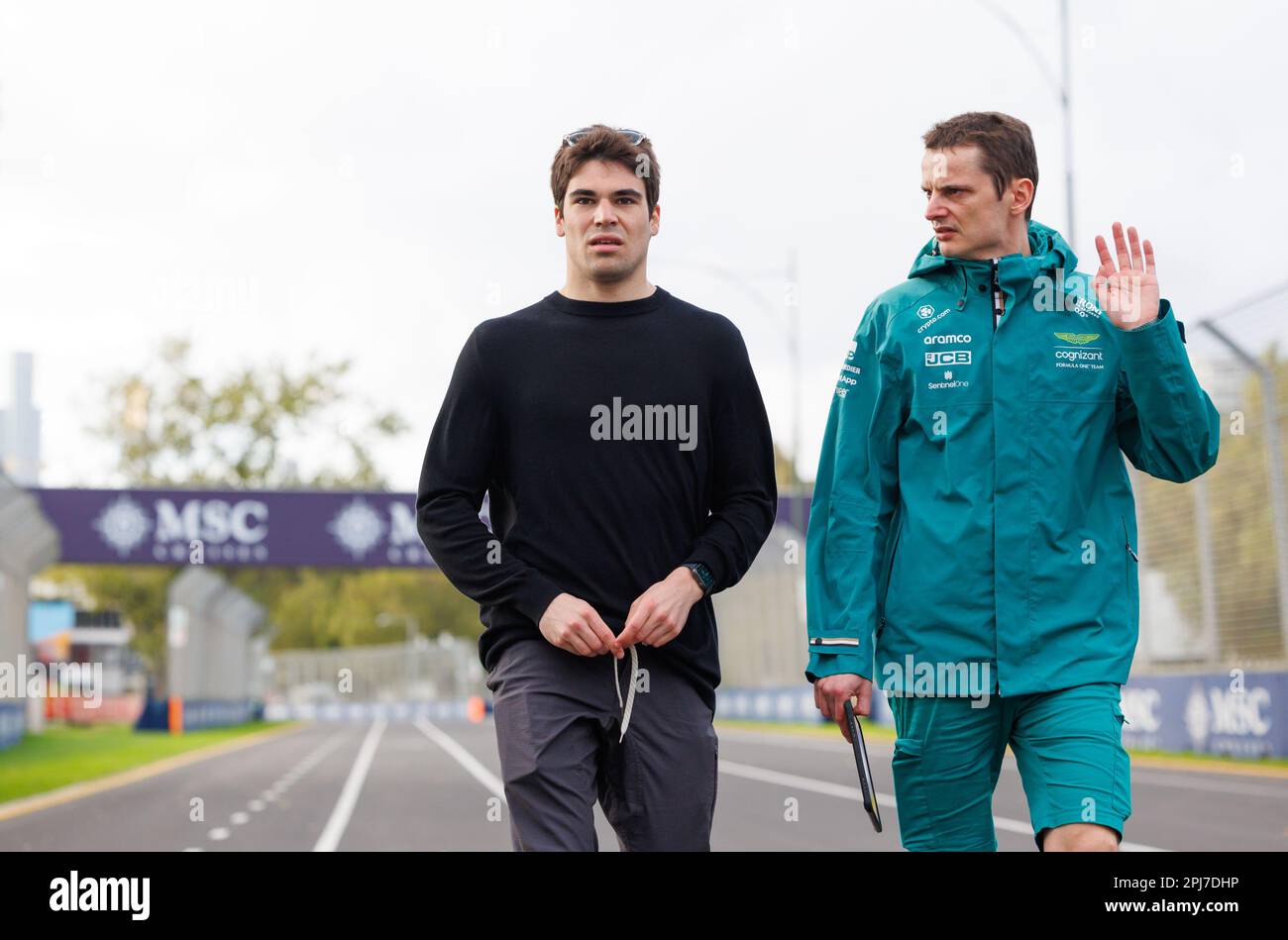 Melbourne, Australia. 29th Mar, 2023. MELBOURNE, AUSTRALIA, Albert Park Street Circuit, 29 marzo: Lance Walk (CAN) del team Aston Martin cammina in pista davanti al Gran Premio di Formula uno australiano all'Albert Park Street Circuit il 29 marzo 2023. Formula 1 - F1 Motorsport, immagine a pagamento, foto e copyright © PETERSON Mark ATP Images (PETERSON Mark/ATP/SPP) Credit: SPP Sport Press Photo. /Alamy Live News Foto Stock