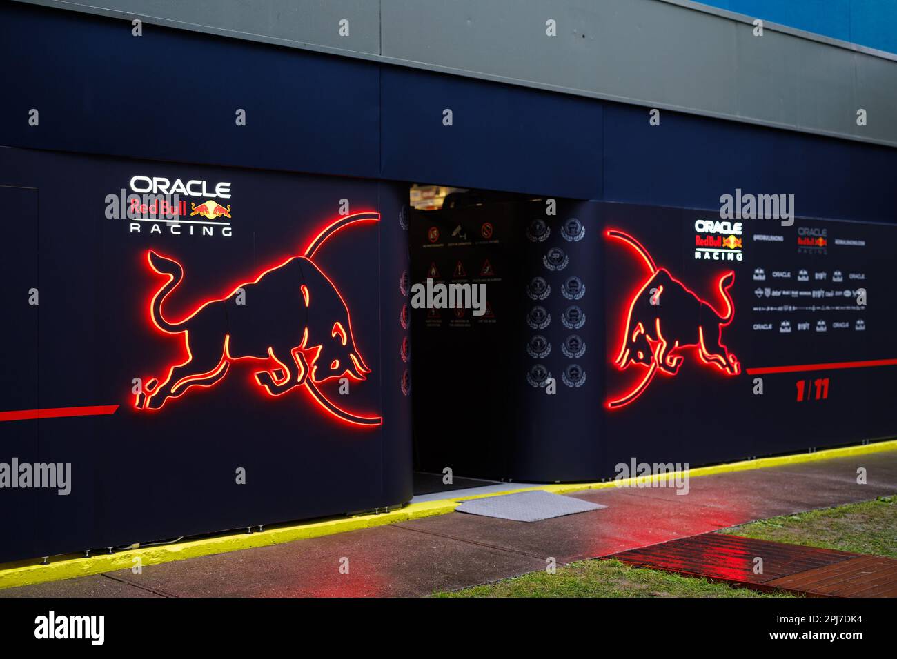 MELBOURNE, AUSTRALIA, Albert Park Street Circuit, 31 marzo: Il garage del team Red Bull al Gran Premio di Formula uno australiano all'Albert Park Street Circuit il 31 marzo 2023. Formula 1 - F1 Motorsport, immagine a pagamento, foto e copyright © PETERSON Mark ATP Images (PETERSON Mark / ATP / SPP) Foto Stock