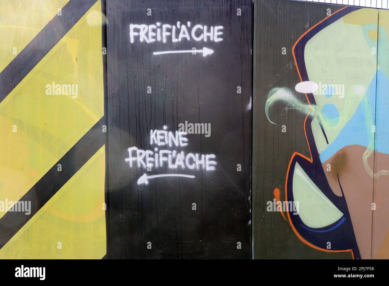Hall of Fame genannte Mauer um den Kalkberg für Graffiti-Sprayer, Nordrhein-Westfalen, Deutschland, Köln Foto Stock