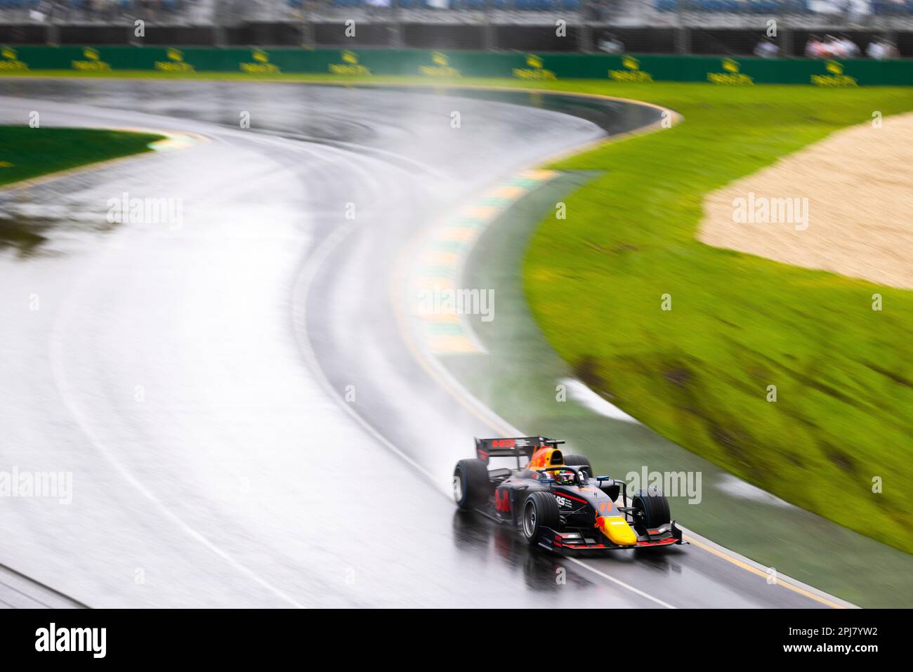 Melbourne, Australia. 31st Mar, 2023. Ayumu Iwasa del Giappone e del team Dams guidano durante le Qualifiche F2 del circuito di Albert Park Grand Prix. (Foto di George Hitchens/SOPA Images/Sipa USA) Credit: Sipa USA/Alamy Live News Foto Stock