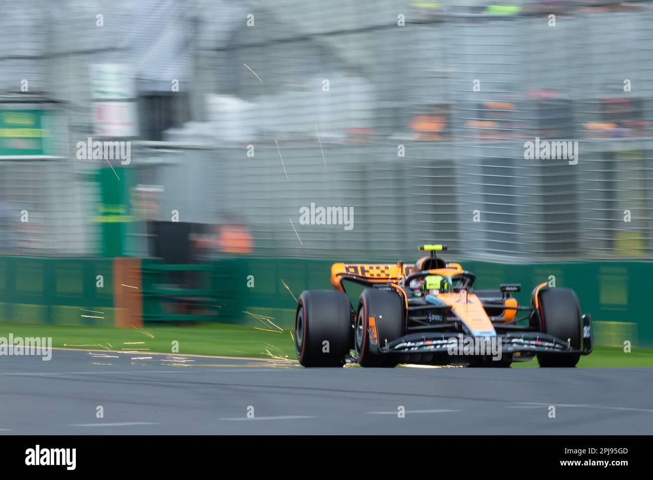 Melbourne, Australia, 1 aprile 2023. Nyck de Vries (21) guida per la Scuderia AlphaTauri durante le Qualifiche di Formula 1 al Gran Premio d'Australia di Formula uno del 01 aprile 2023, al circuito del Gran Premio di Melbourne ad Albert Park, Australia. Credit: Dave Hewison/Speed Media/Alamy Live News Foto Stock
