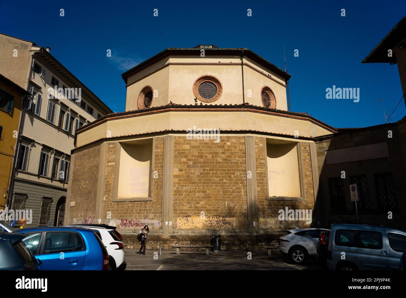 Rotonda degli Scolari parzialmente costruita dal Brunelleschi,  commissionata dai Medici a Firenze Foto stock - Alamy