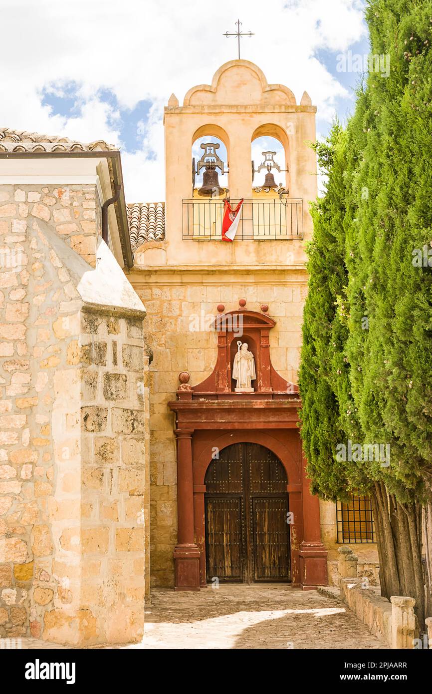 Porta d'ingresso della chiesa principale nella cittadina di El Toboso (Spagna) Foto Stock