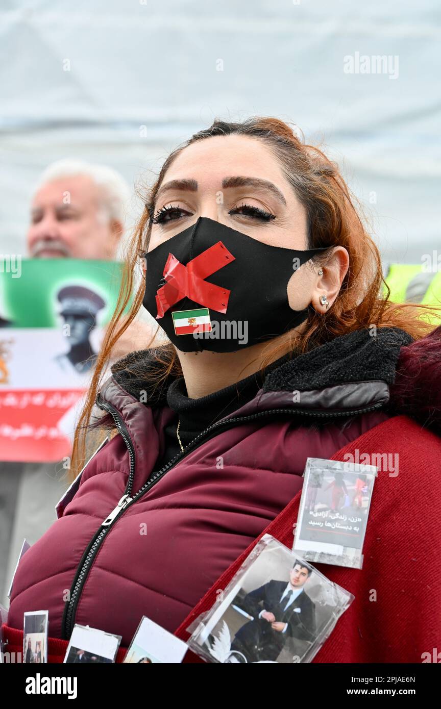 Londra, Regno Unito. Donne, vita, libertà le proteste sono continuate a Trafalgar Square mentre i manifestanti hanno chiesto la libertà per l'Iran. Credit: michael melia/Alamy Live News Foto Stock