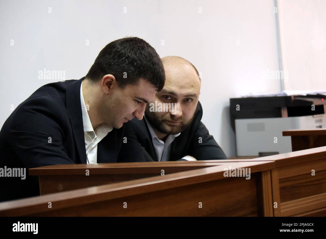 Non esclusiva: KYIV, UCRAINA - 1 APRILE 2023 - i procuratori sono raffigurati in un'udienza del tribunale per escludere la misura restrittiva per Metropolitan of Foto Stock