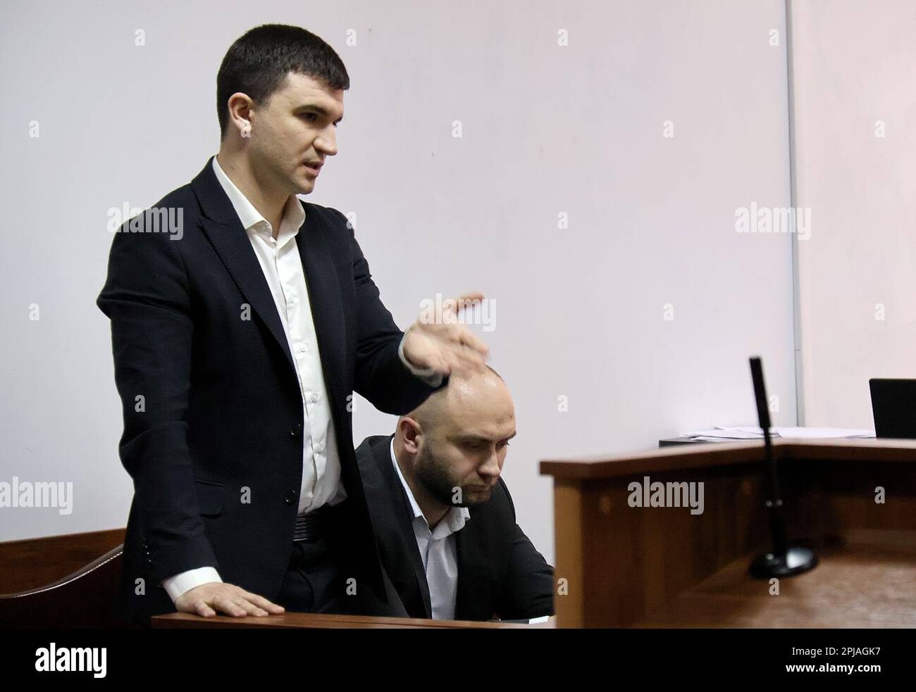 Non esclusiva: KYIV, UCRAINA - 1 APRILE 2023 - i procuratori sono raffigurati in un'udienza del tribunale per escludere la misura restrittiva per Metropolitan of Foto Stock