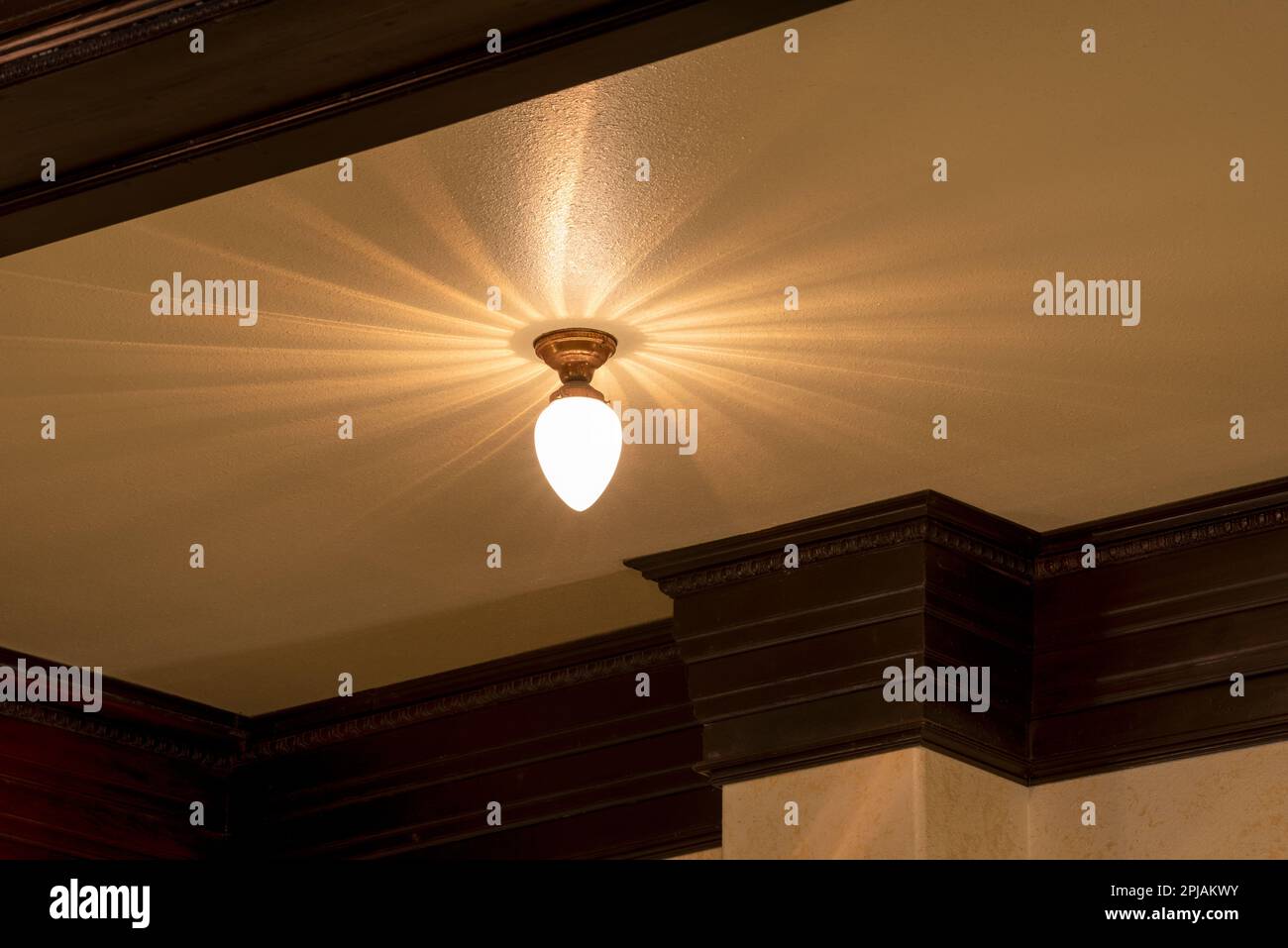 Luce nello storico Geiser Grand Hotel di Baker City, Oregon. Foto Stock