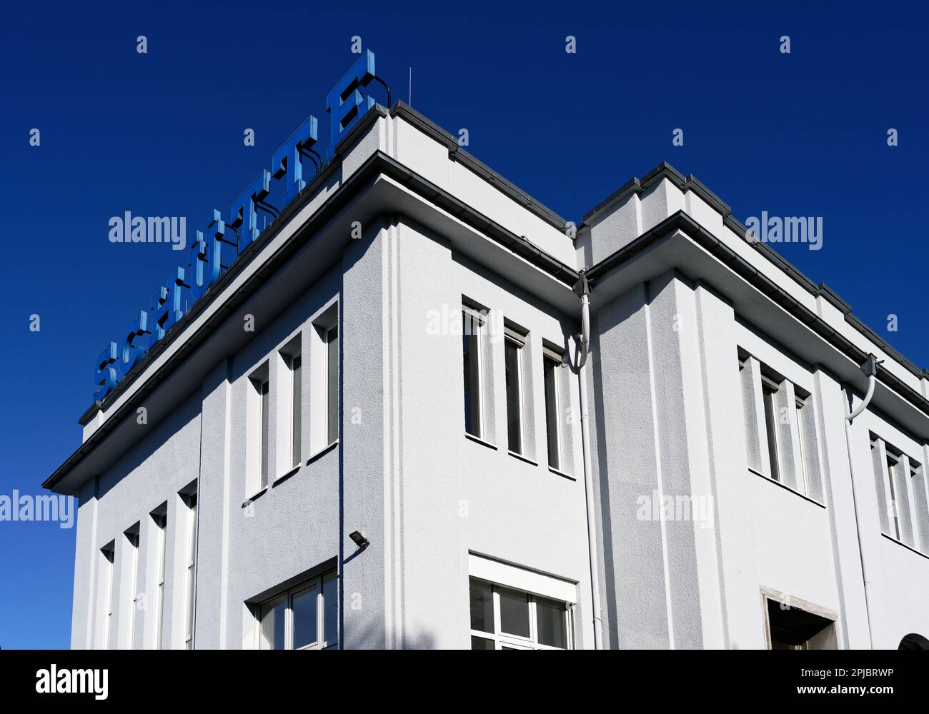 Colonia, Germania aprile 17 2022: Costruzione del produttore di macchine utensili Alfred H. Schütte GmbH & Co.. KG sulle rive del Reno i Foto Stock