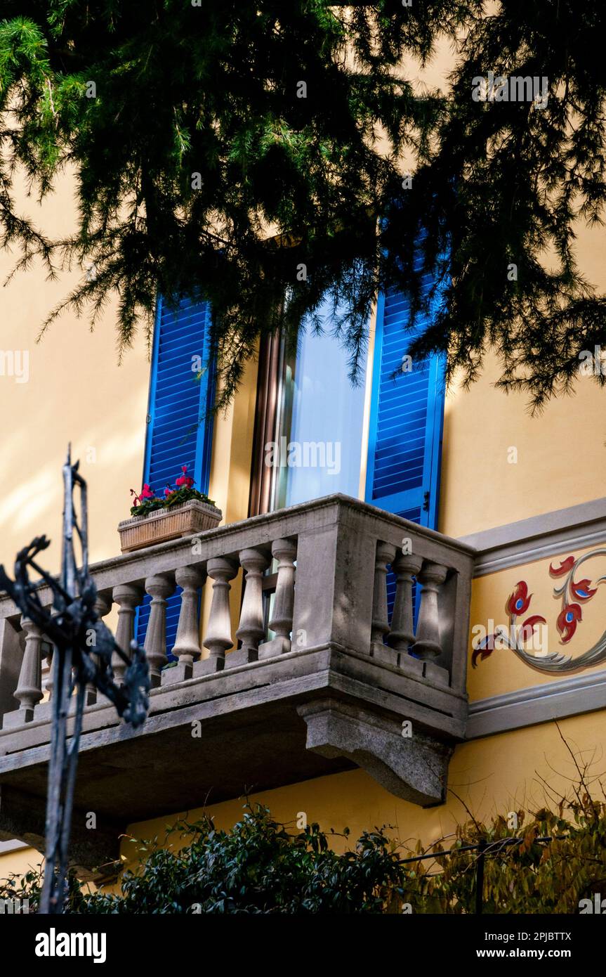 La funivia como brunate immagini e fotografie stock ad alta risoluzione ...