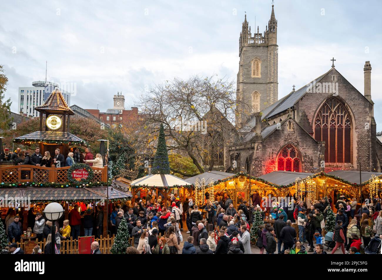 Mercatini di Natale nel centro di Cardiff in Galles, Regno Unito, durante il periodo natalizio. Foto Stock