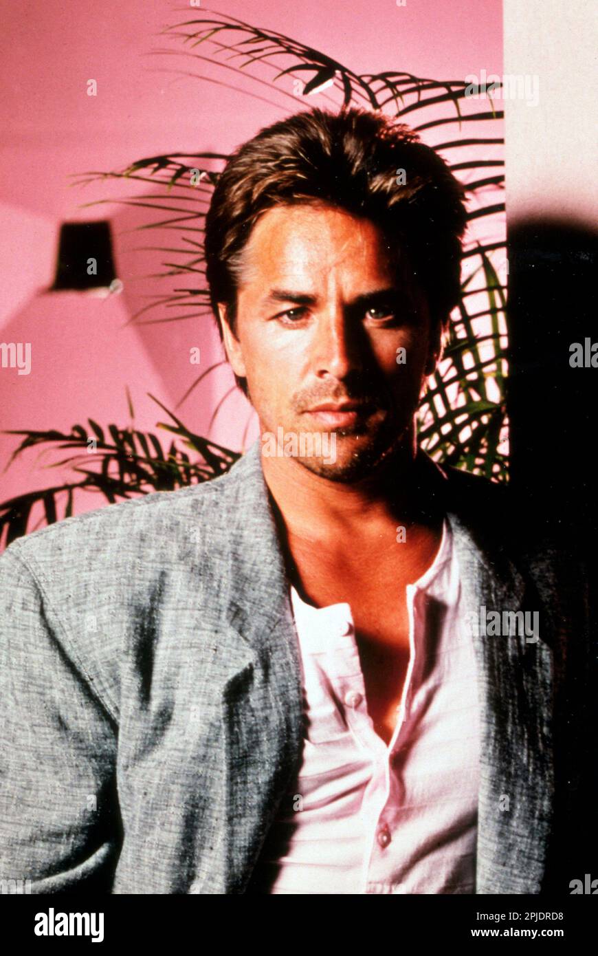 DON JOHNSON A MIAMI VICE (1984). Credito: UNIVERSAL TV / Album Foto Stock
