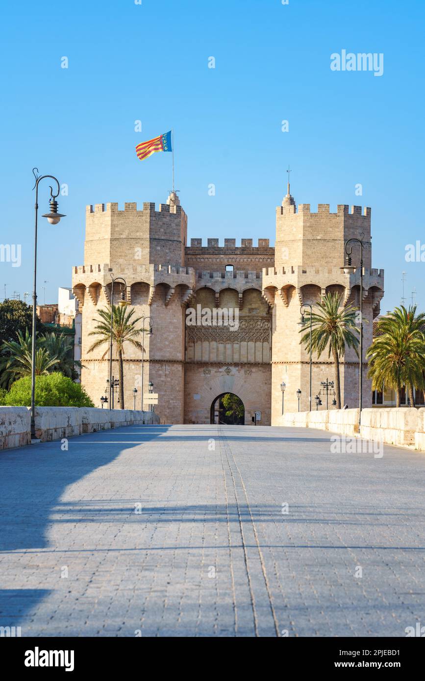 Valencia, Spagna. Vista di Torres de Serranos Foto Stock