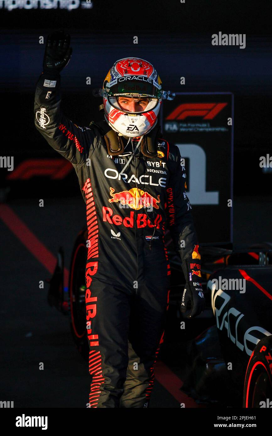 Melbourne, Australia. 02nd Apr, 2023. Primo : 2nd aprile 2023, motorsport, Formula 1, Formula uno, Stagione 2023, Gran Premio d'Australia, la Formula 1 Rolex Gran Premio d'Australia 2023, 3rd° round del Campionato del mondo di Formula uno 2023, sull'Albert Park Circuit, a Melbourne, Australia, la gara, VERSTAPPEN Max (Ned), Red Bull Racing RB19, ritratto celebra la sua vittoria credito: dpa/Alamy Live News Foto Stock