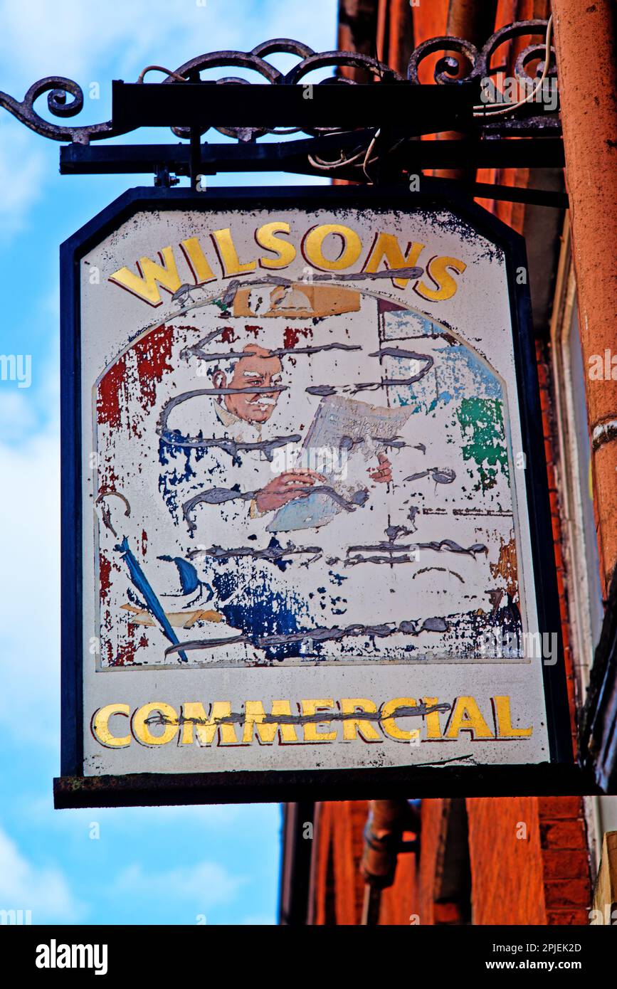 Wilsons commercial Pub Sign, Liverpool Road, Manchester, Lancashire, Inghilterra Foto Stock