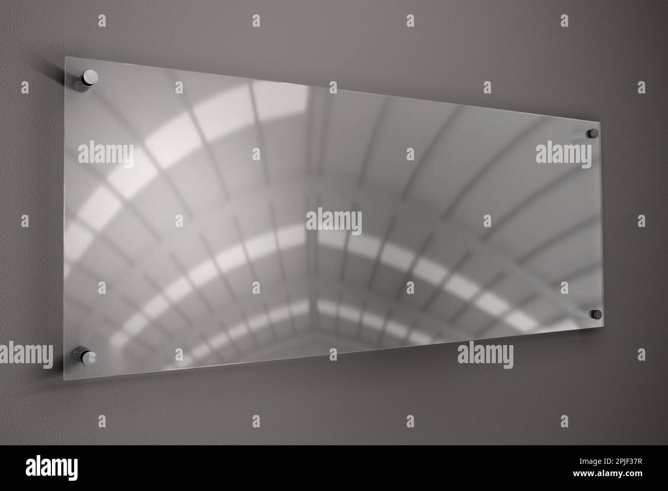 Elegante e professionale: Targhe in plexiglass su sfondo grigio Foto Stock