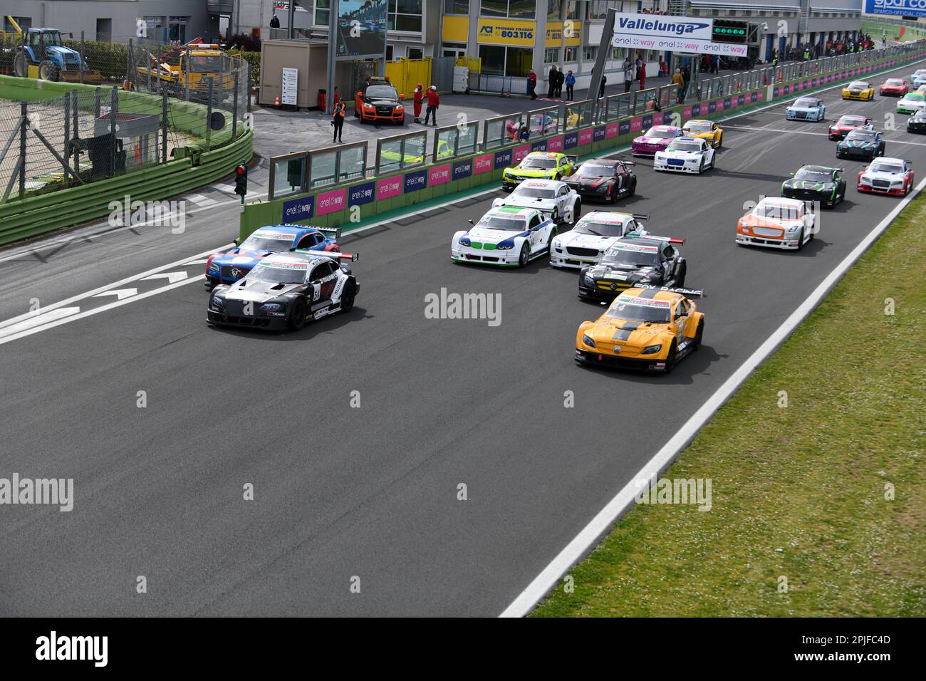 Vallelunga 'Piero Taruffi' sul circuito, weekend Racing, 2nd 2023 aprile, Italia. Motorsport Mitjet 2L Italia, in partenza da gara 3. Photo Credit: Fabio Pagani/Alamy Live News Foto Stock