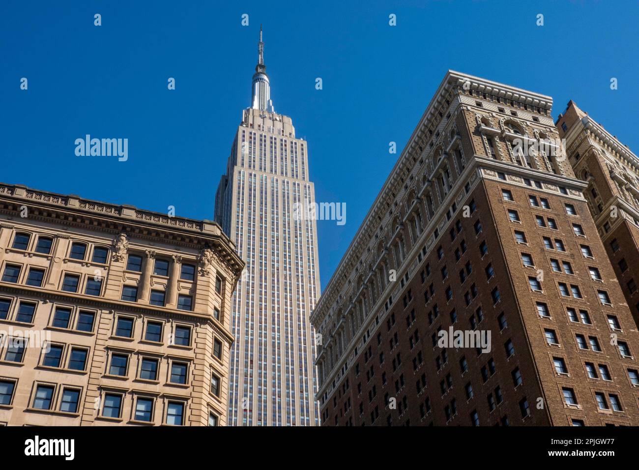 Herald Towers (ex Hotel McAlpin) e Empire state Building, Broadway e 34th Street, New York 2023 Foto Stock