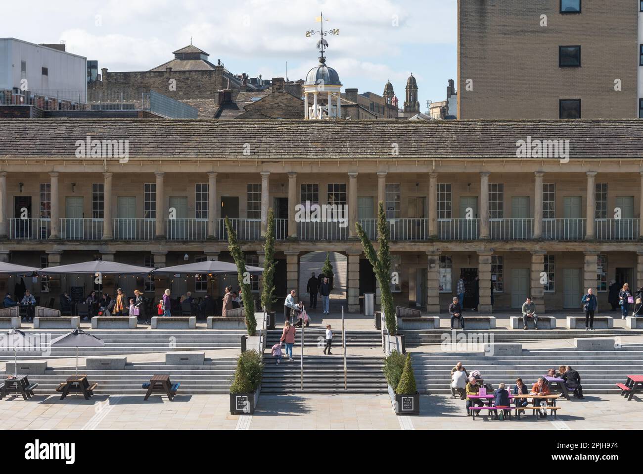 The Piece Hall, Halifax, West Yorkshire, 2 aprile 2023. Foto Stock