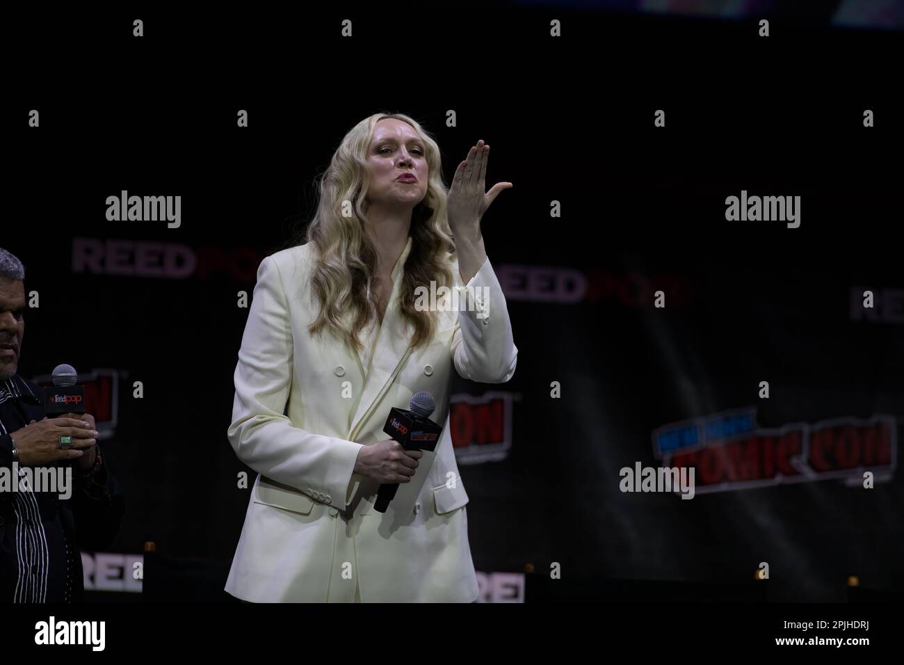 Netflix's Mercoledì alle NYCC2022 Foto Stock