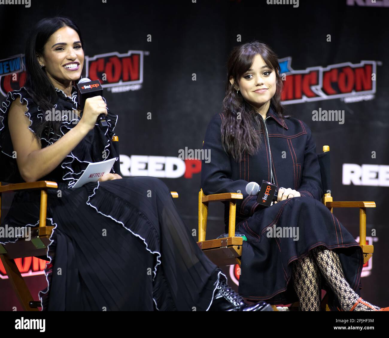 Netflix's Mercoledì alle NYCC2022 Foto Stock