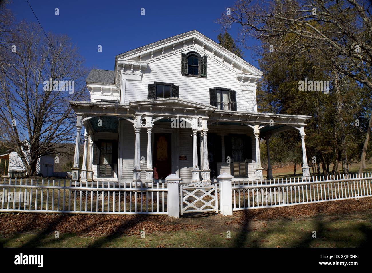 Emory Johnson Homestead. Attualmente abbandonato edificio da Johnsonville Village, una volta una comunità mulino, poi un'attrazione turistica di epoca vittoriana. Foto Stock