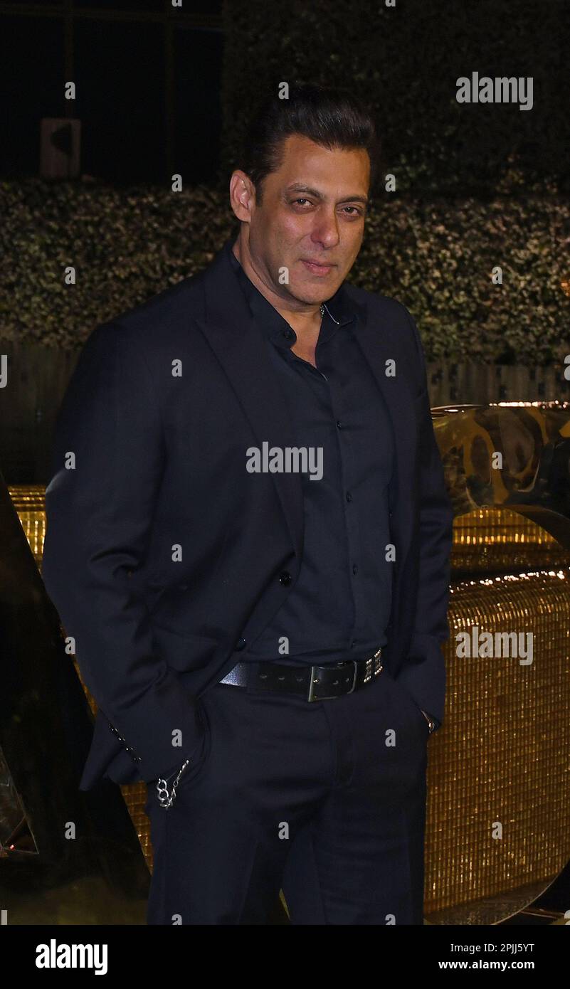 Mumbai, India. 31st Mar, 2023. L'attore di Bollywood Salman Khan posa per una foto all'inaugurazione del Nita Mukesh Ambani Cultural Centre (NMACC) a Mumbai. (Foto di Ashish Vaishnav/SOPA Images/Sipa USA) Credit: Sipa USA/Alamy Live News Foto Stock